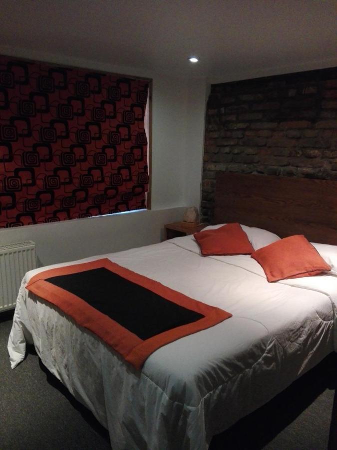 Almer Hostal Punta Arenas Exterior photo