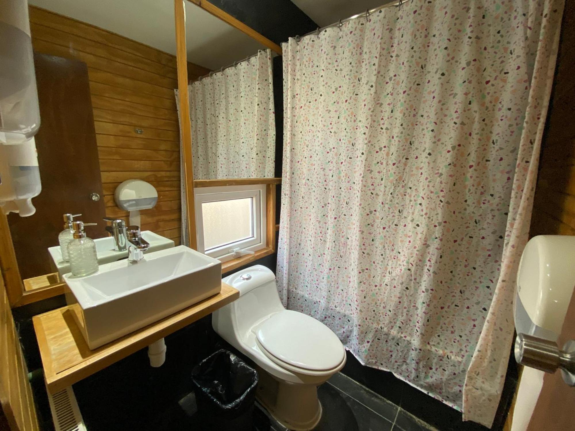 Almer Hostal Punta Arenas Exterior photo